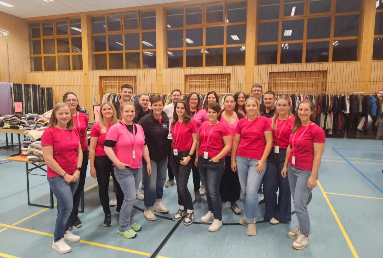 The team of the Burgfräulein bazaar in the school gym